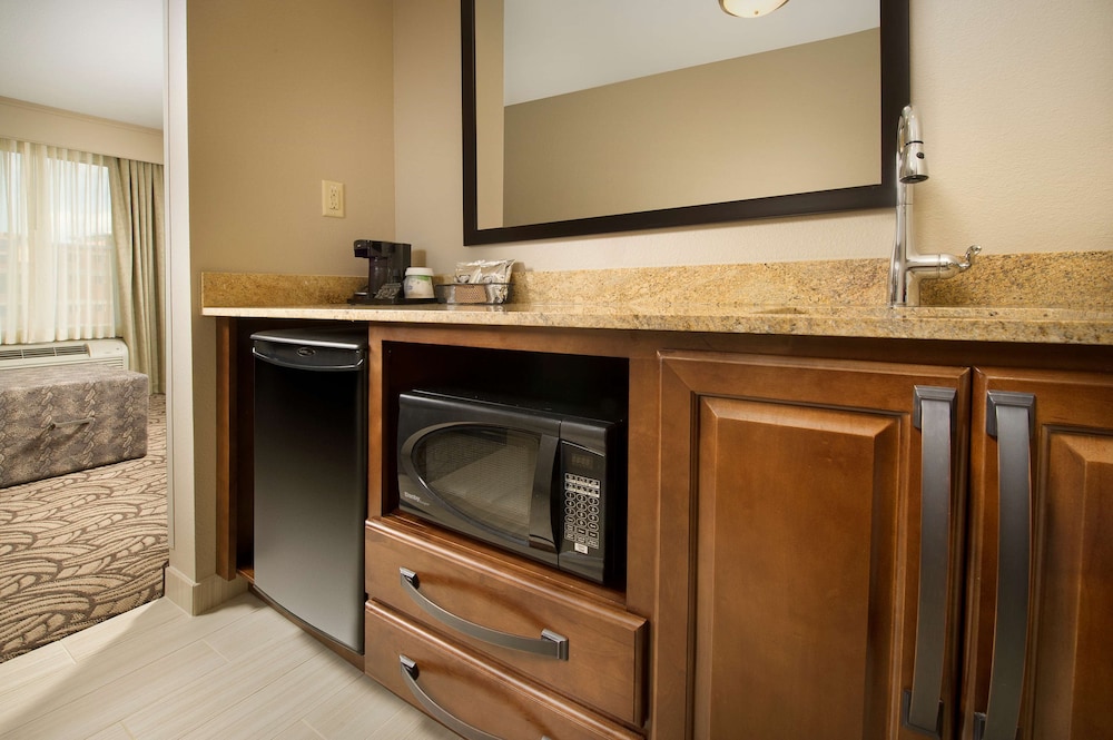 Hampton Inn and Suites San Antonio Downtown Market Square 31/33