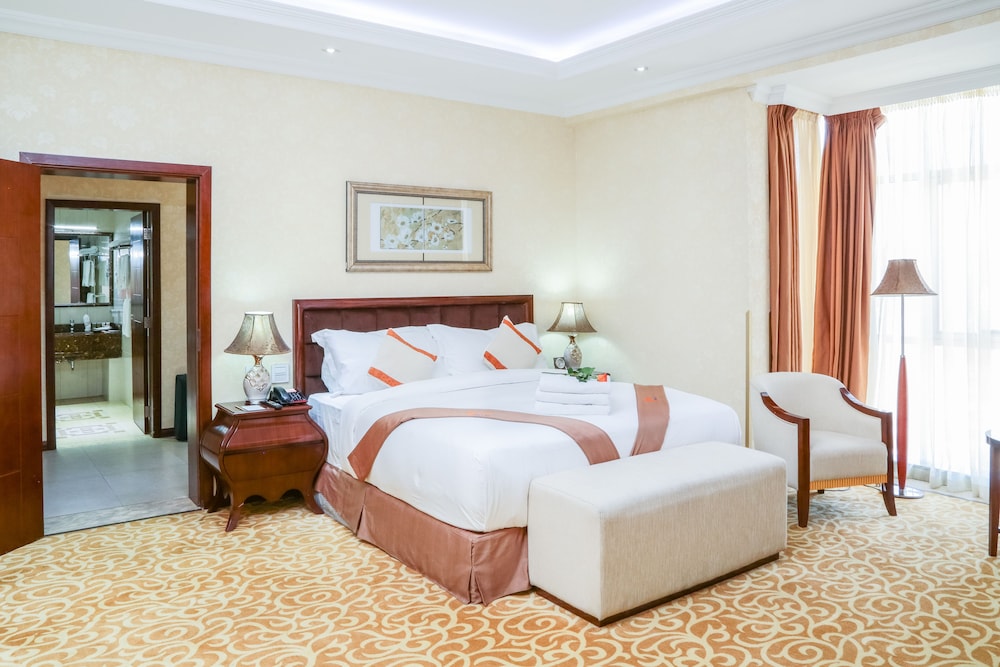 Capital Hotel And Spa 24/76