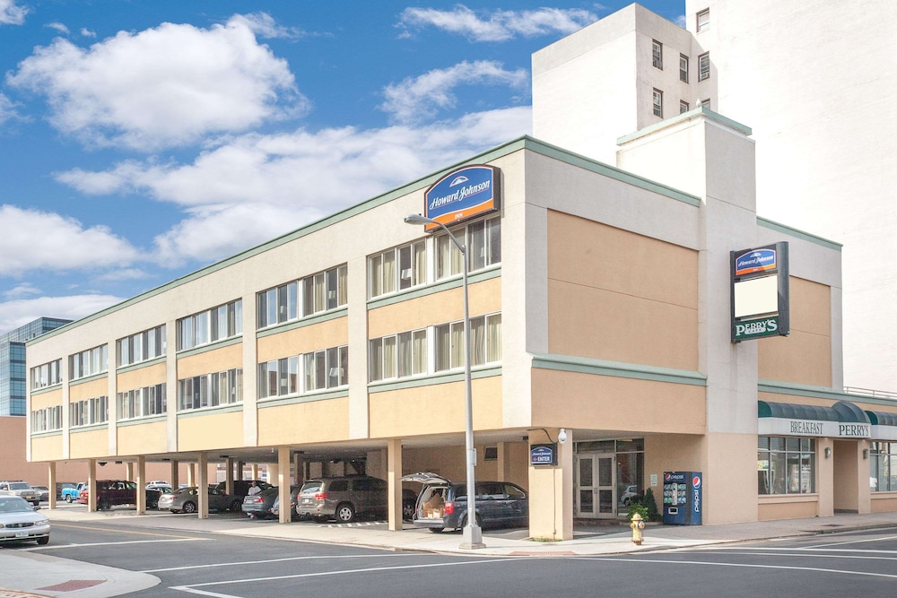 Howard Johnson by Wyndham Atlantic City 37/40
