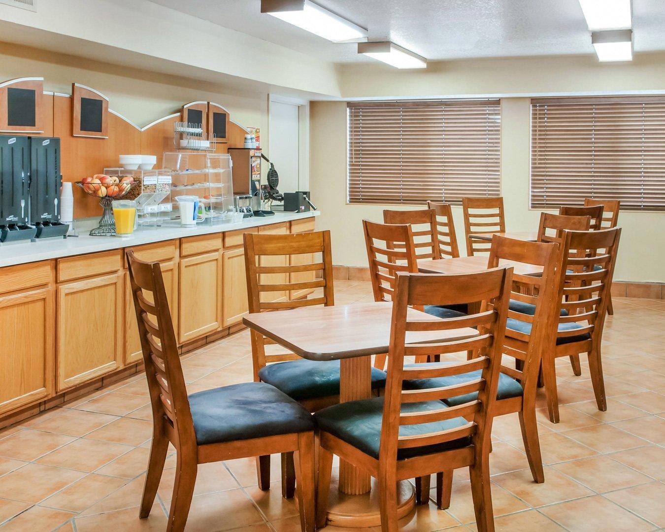 Econo Lodge Lordsburg I-10 13/16
