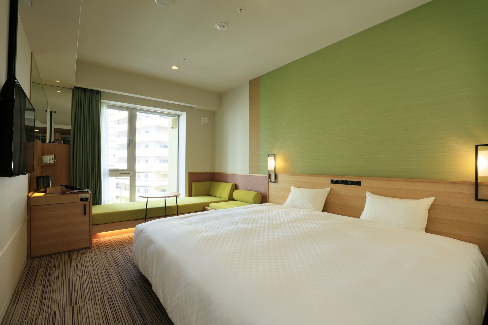 ROOM, KING BED, SOFA