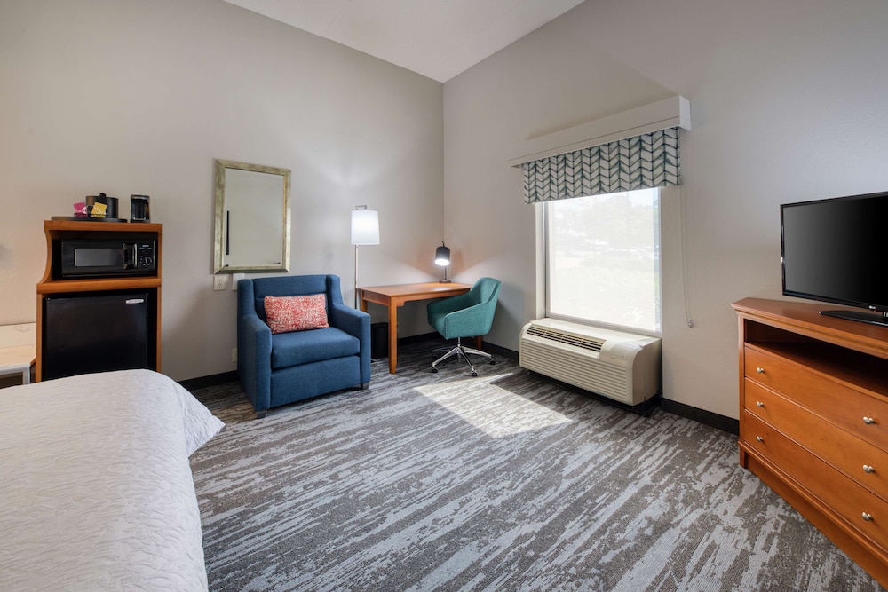 Hampton Inn Wilmington - University Area/Smith Creek Station 28/72