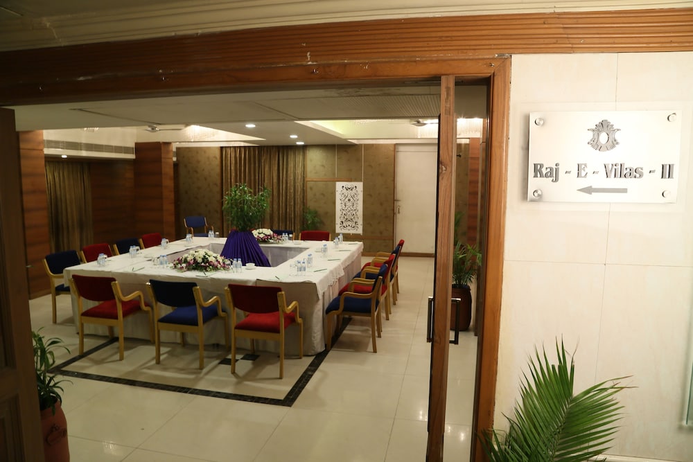 Hotel Amar Vilas 22/35