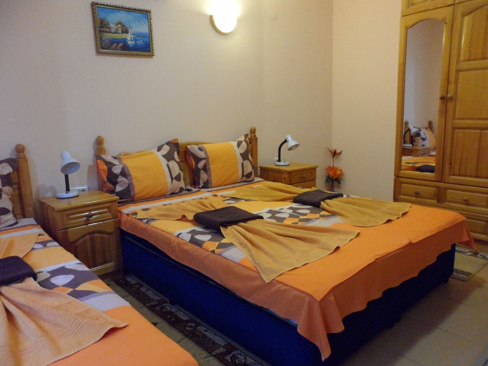 Hotel Varusha 23/43