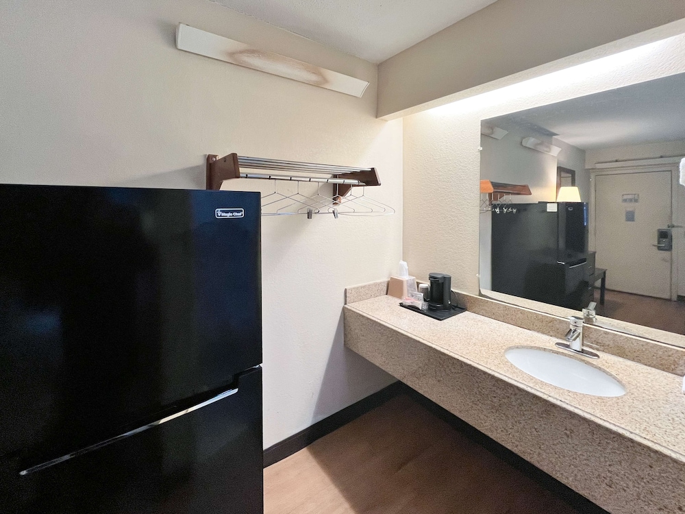 Studio6 Suites Shreveport, LA – Industrial Loop 31/32