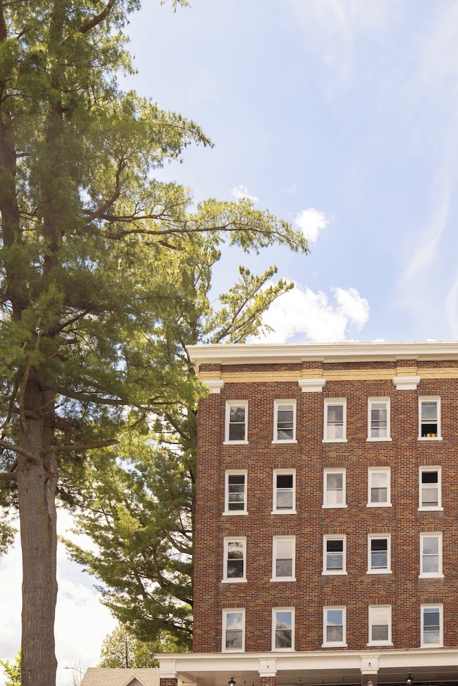 The Pines Inn Lake Placid 2/41