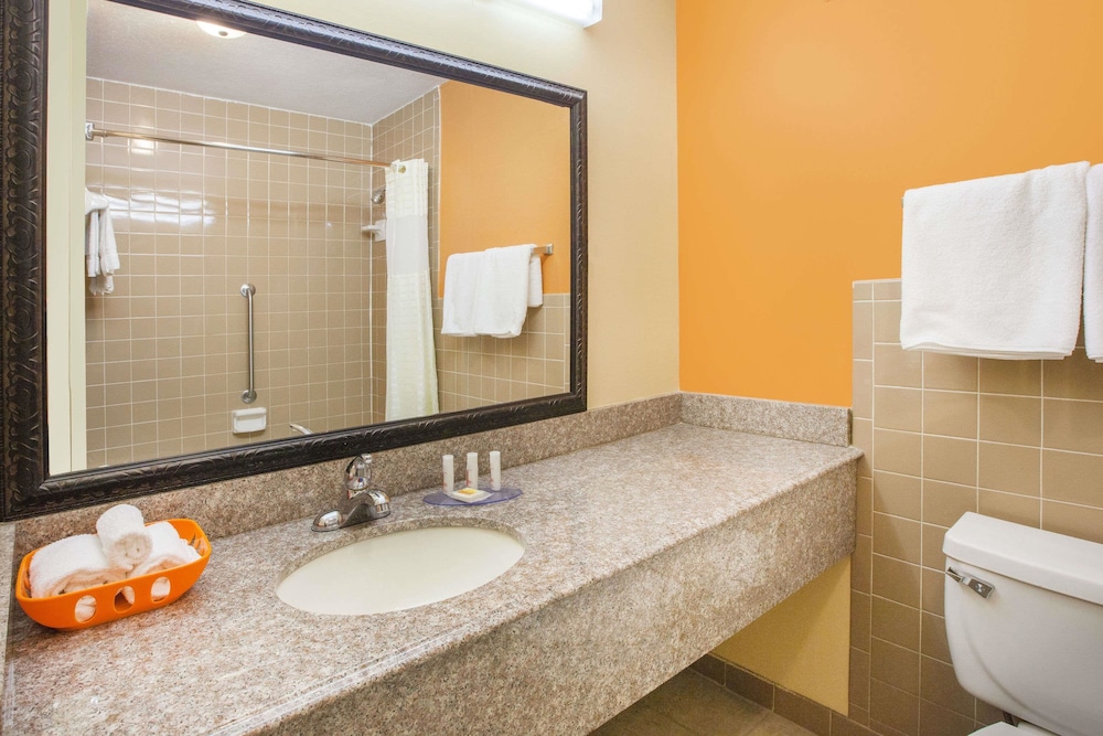 Days Inn By Wyndham Alma 2/19