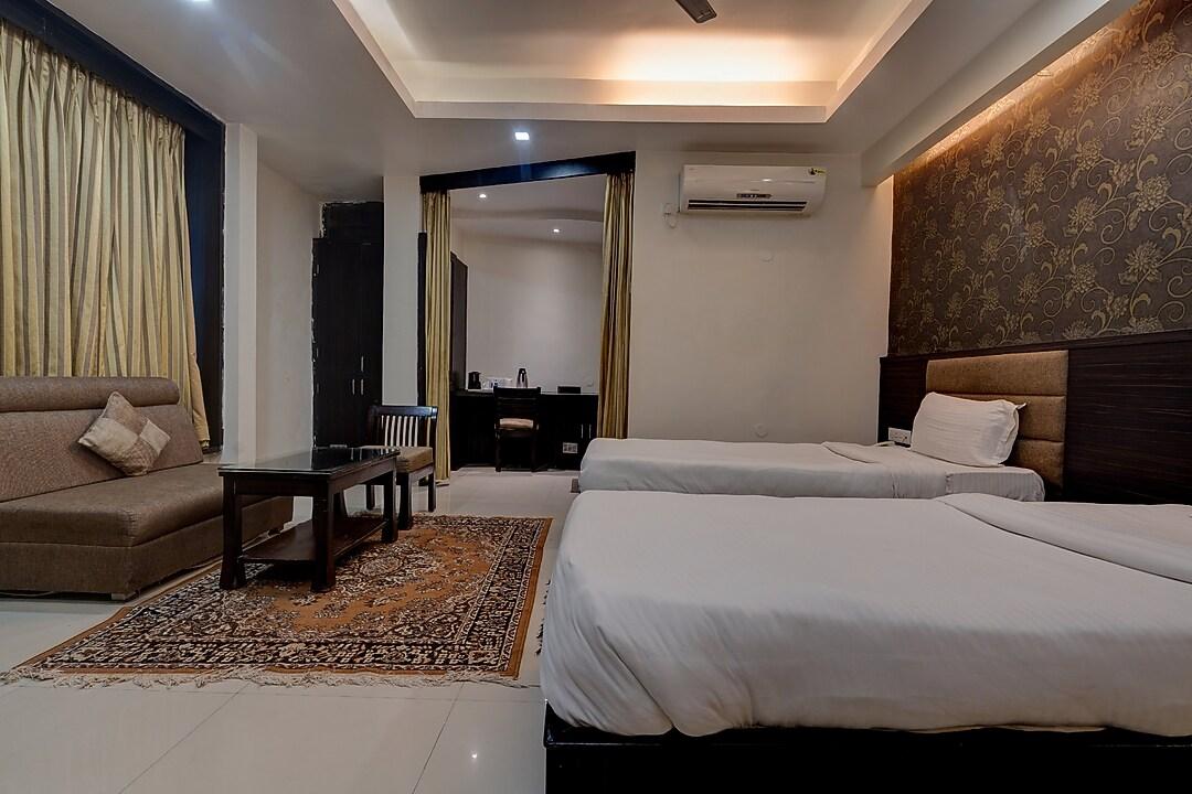 Hotel Pearl Regency 7/15