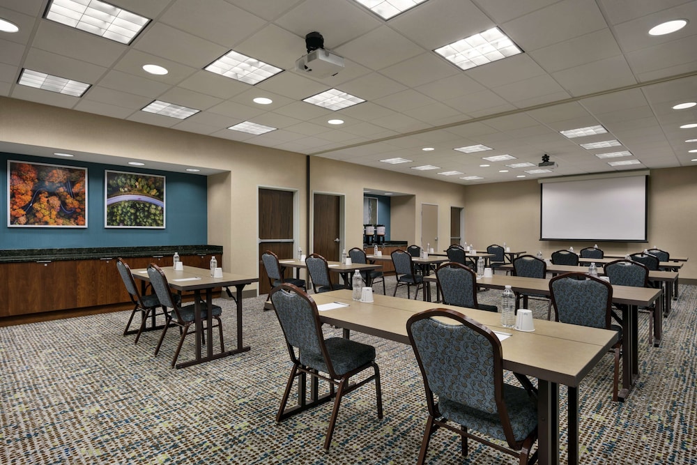 Hampton Inn & Suites Tacoma/Puyallup 55/56
