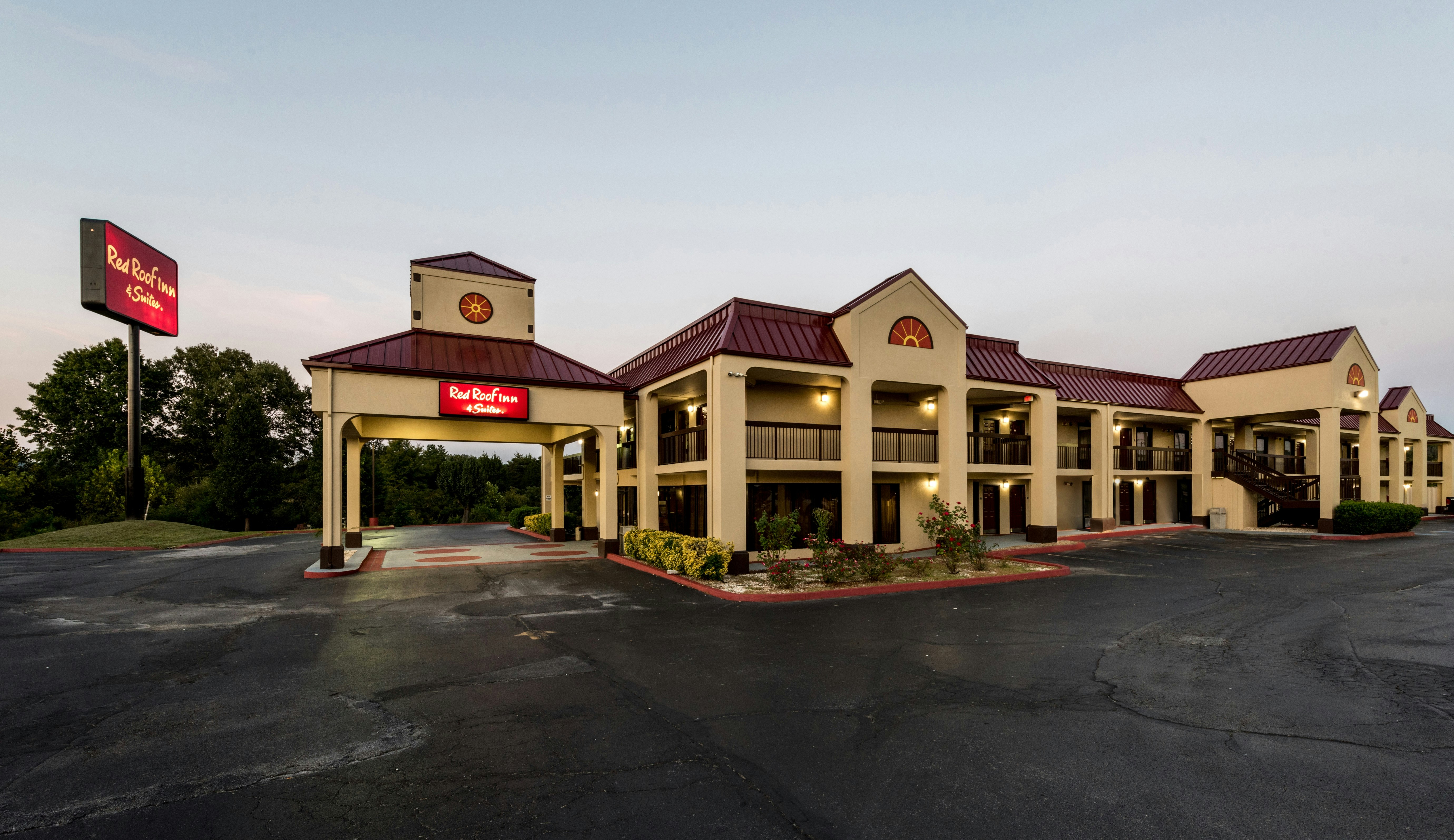 Red Roof Inn & Suites Clinton 9/41
