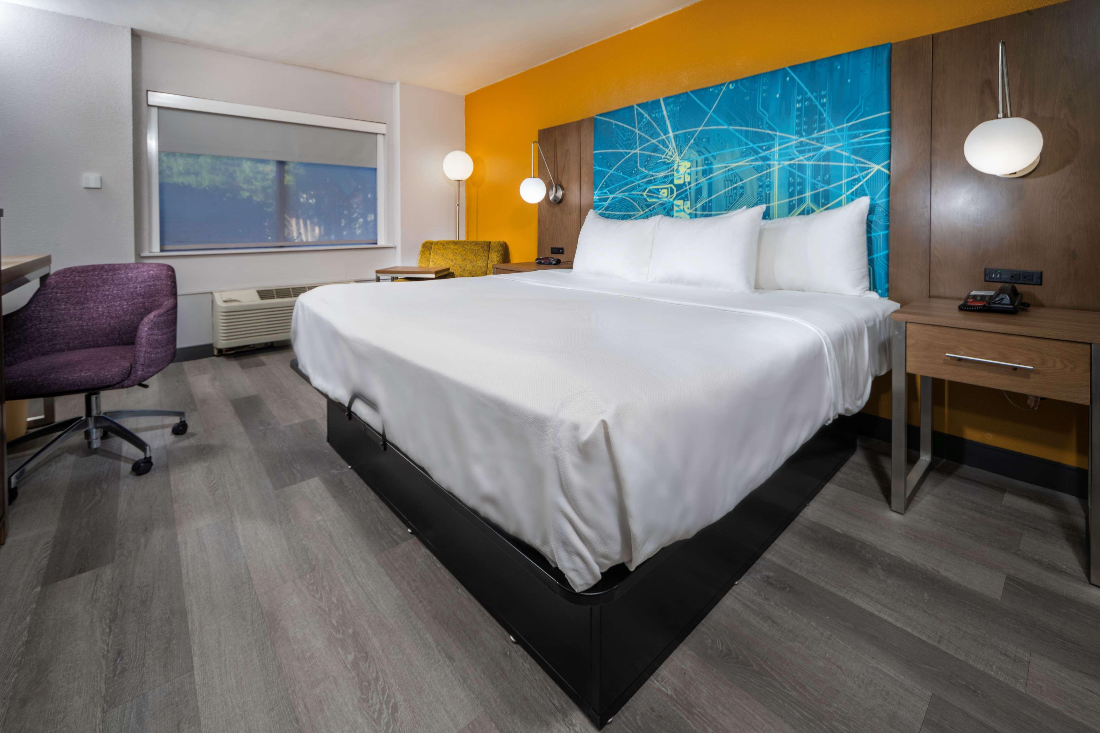 Room, Accessible, Best Western Plus Raleigh Crabtree Valley Hotel 2/10