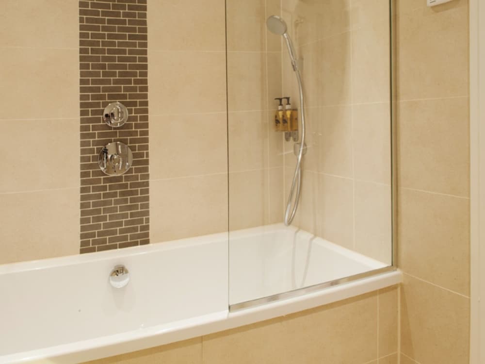 Bath Circle 50/50