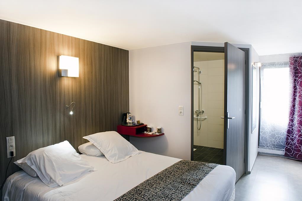Brit Hotel La Ferte Bernard 12/21