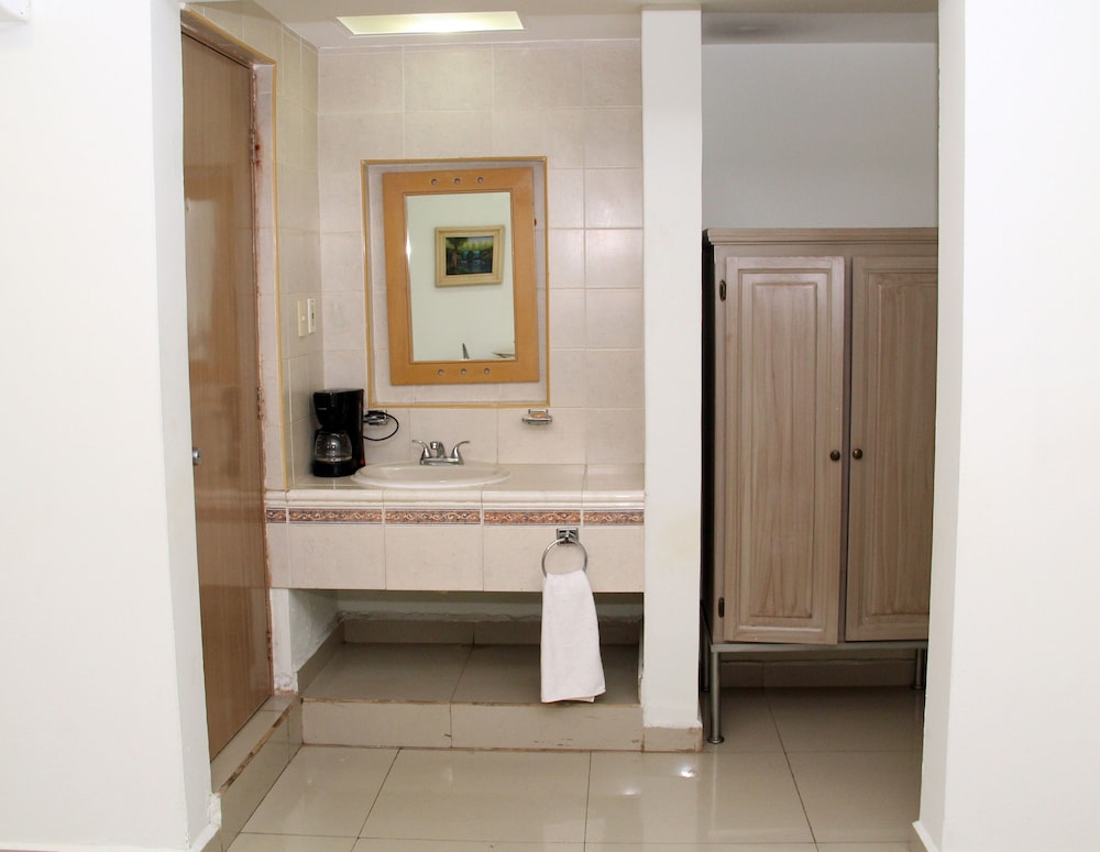 InHouse Culiacan (ex. Monterreal Hotel) 48/74