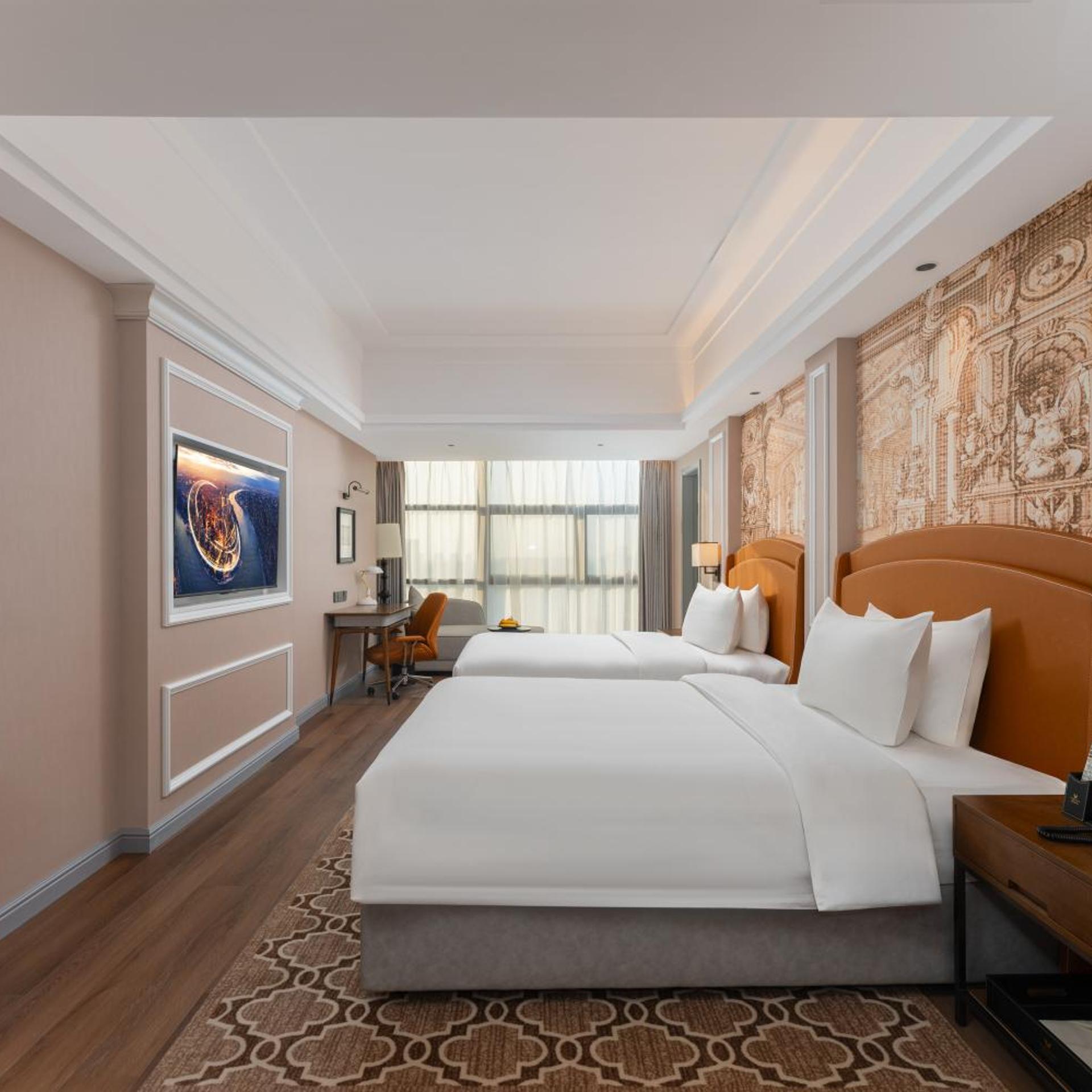 Vienna International Hotel (Shanghai National Exhibition and Convention Center Cao'an Road) 7/28