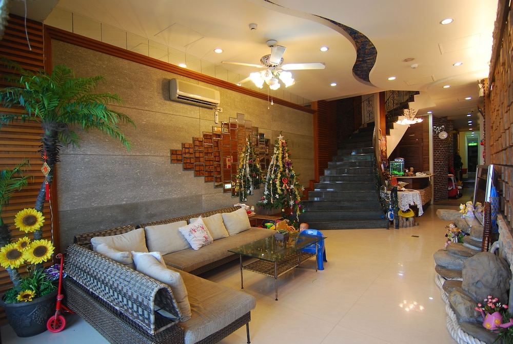 Ming-Jun Holiday Inn 55/71