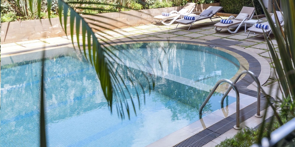 Royal Tulip Canaan Hotel 48/80