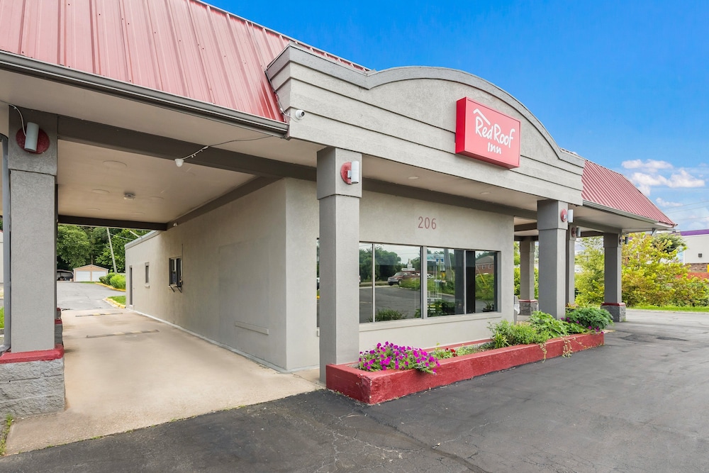 Red Roof Inn Lenoir 3/30