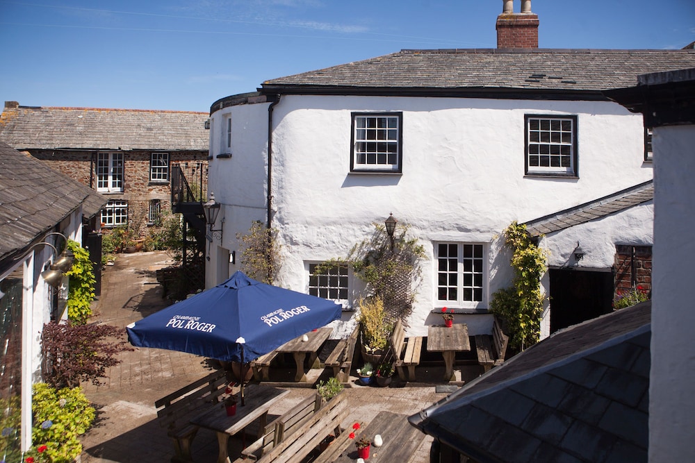 The Tree Inn 42/50