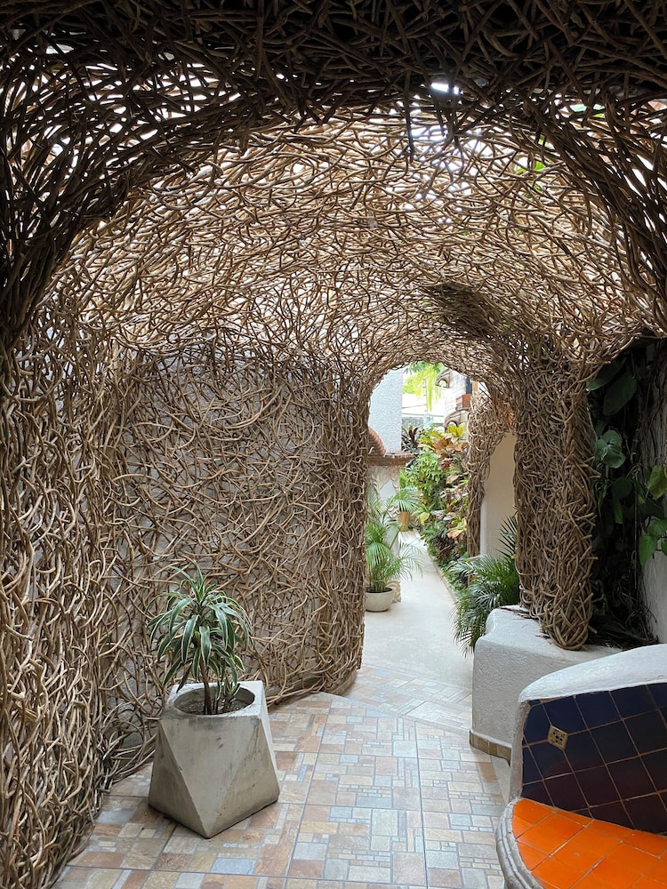 Enigmatic Boutique Hotel 23/44