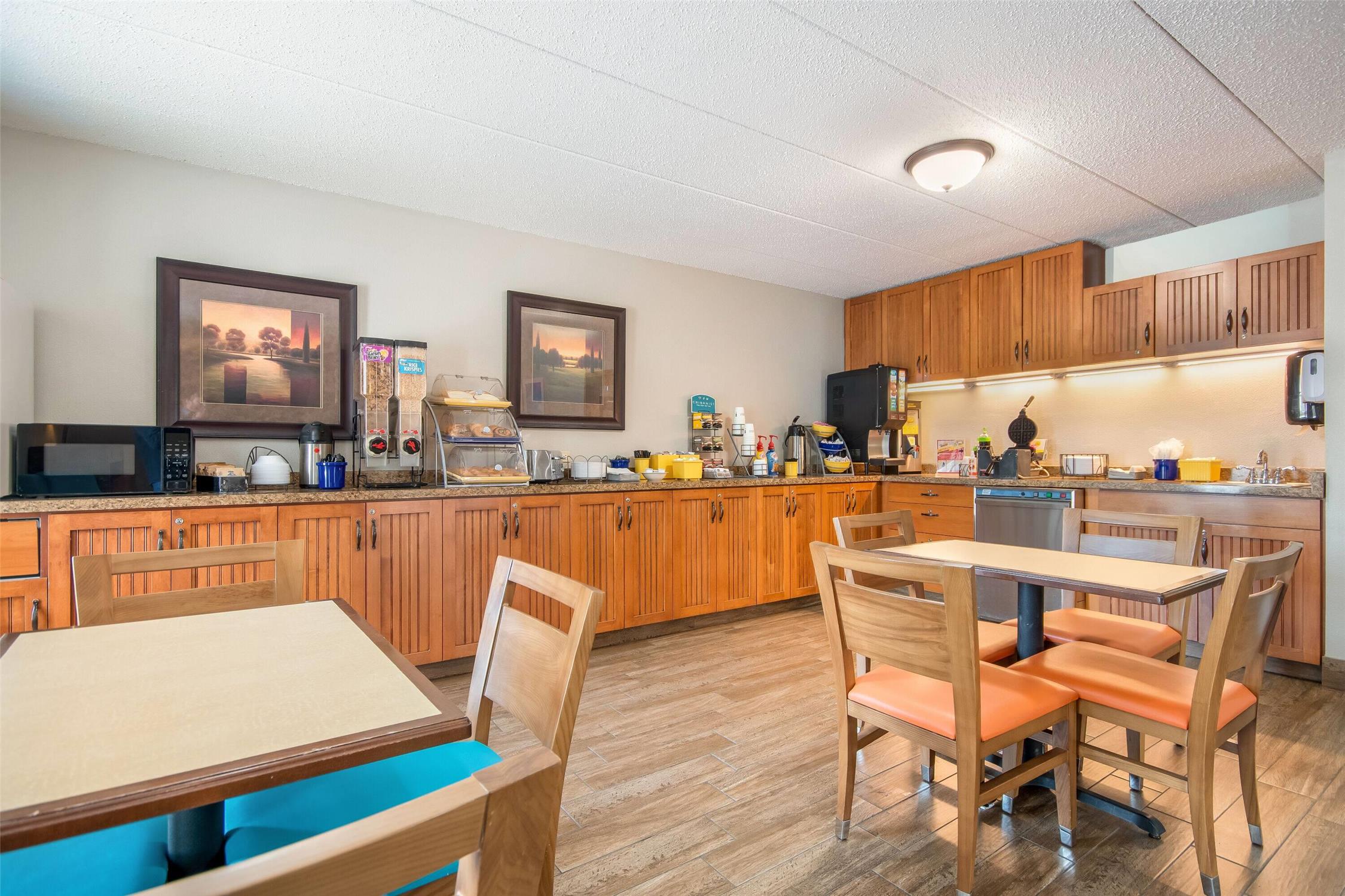 Days Inn by Wyndham International Falls 14/21