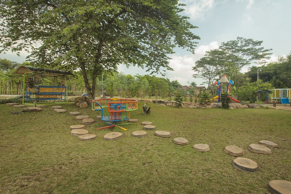 The Wujil Resort and Conventions Semarang 34/43