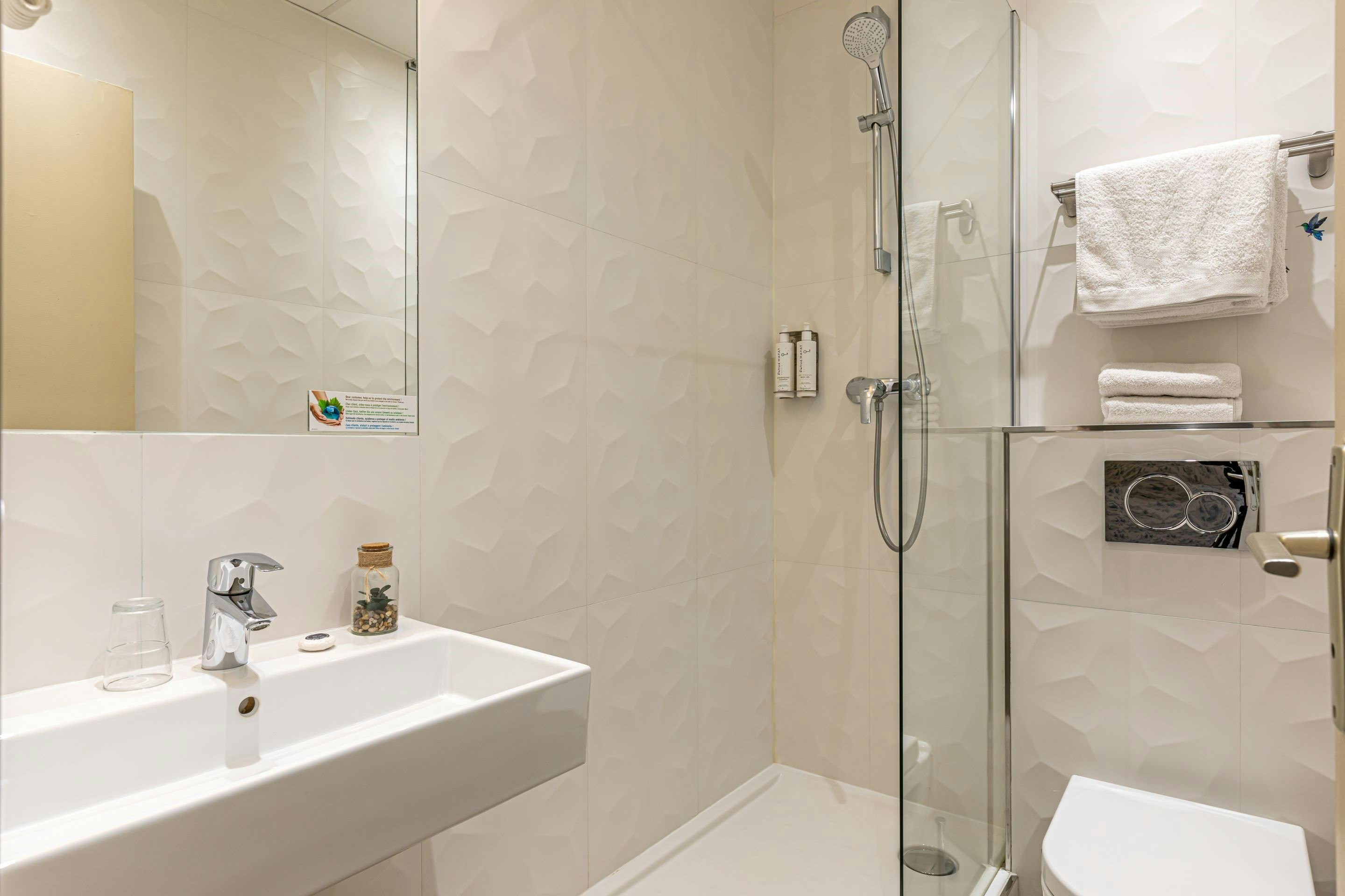 Hotel Romance Malesherbes By Patrick Hayat Formerly Romance Malesherbes 63/66