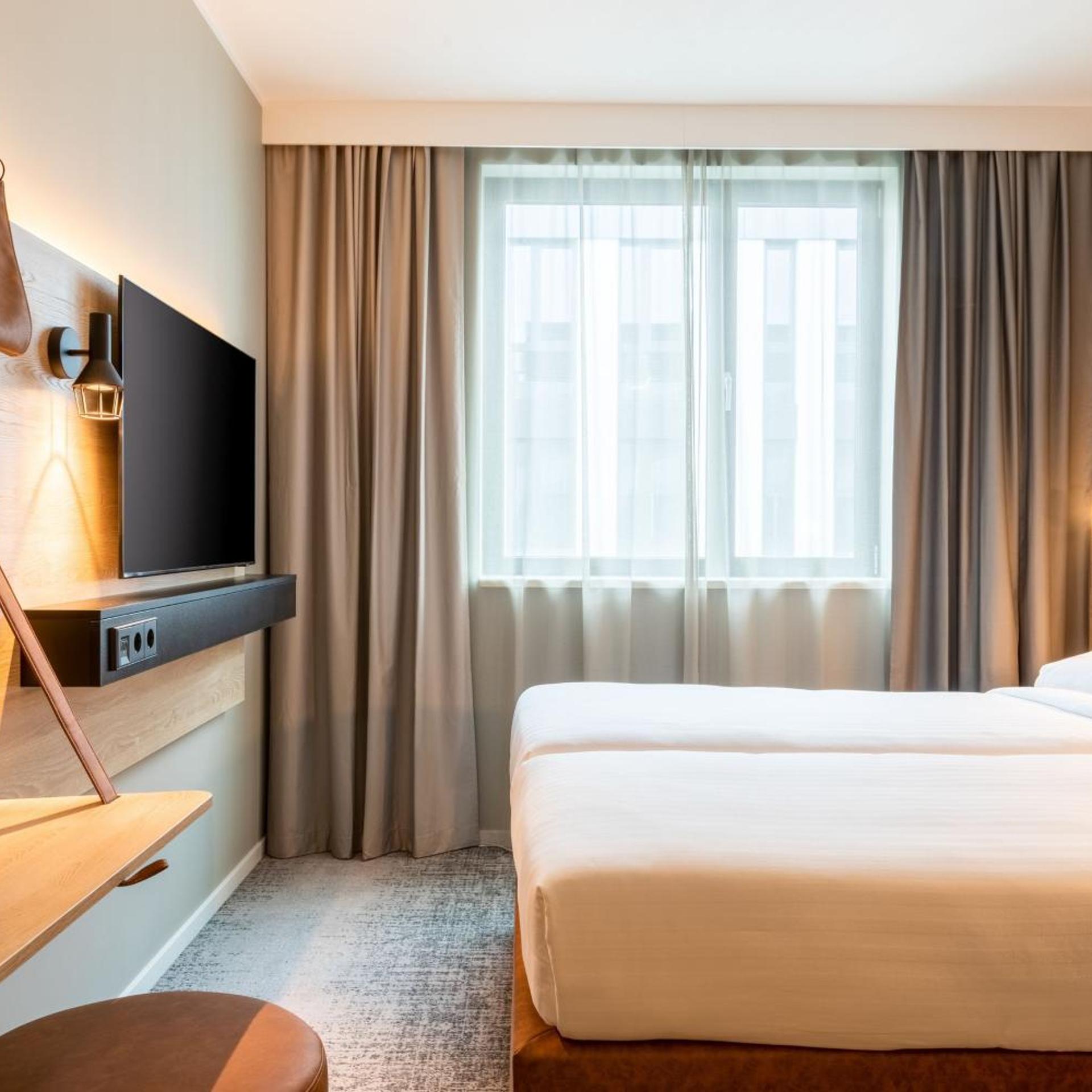 Moxy, Single Bed