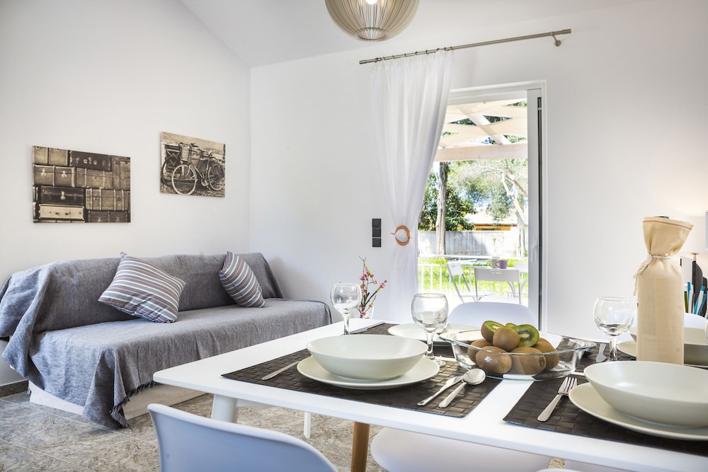 Cypress Garden Villas 23/50