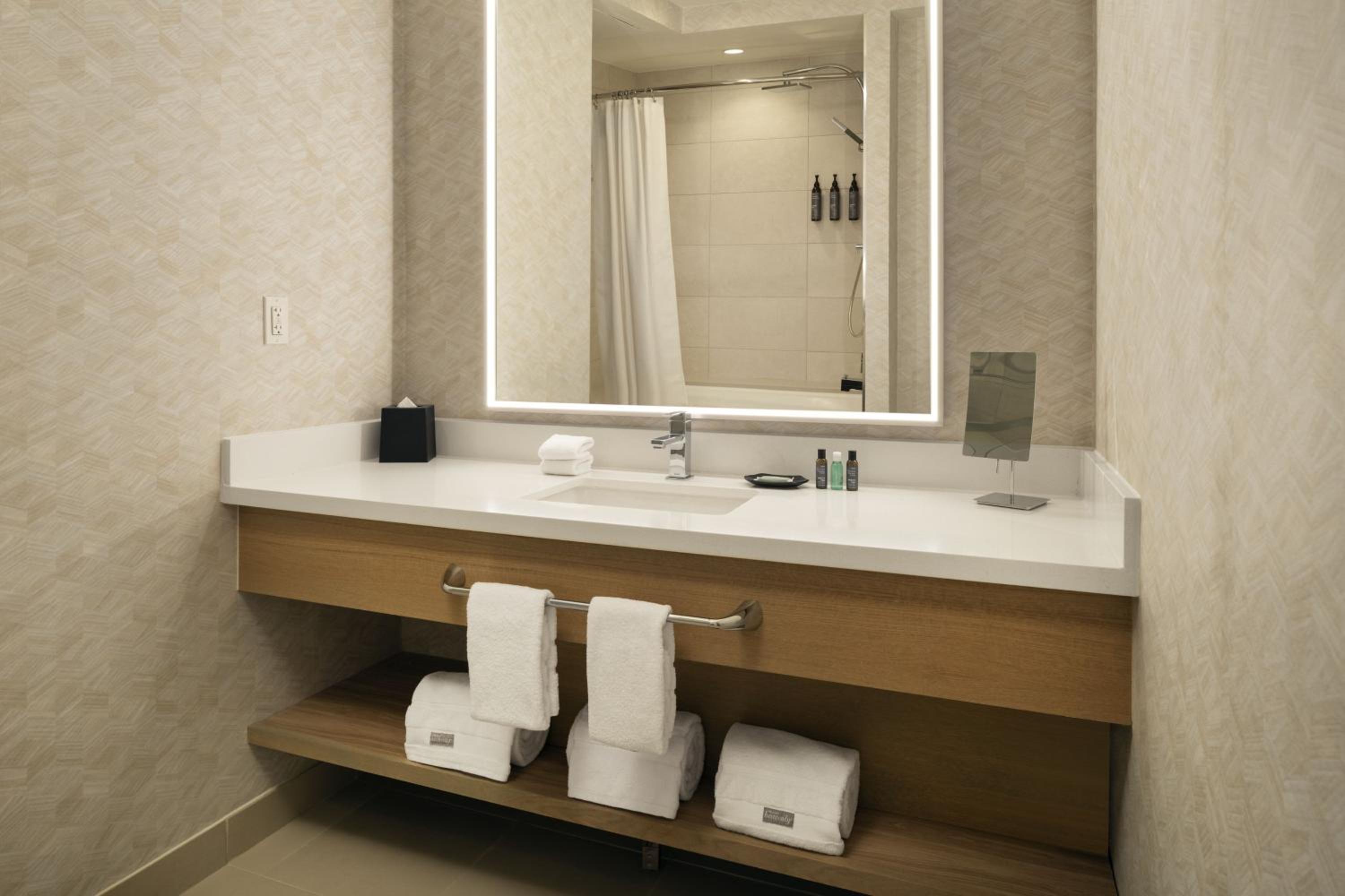 Room, Queen Bed, Accessible, The Westin Denver Downtown 6/7