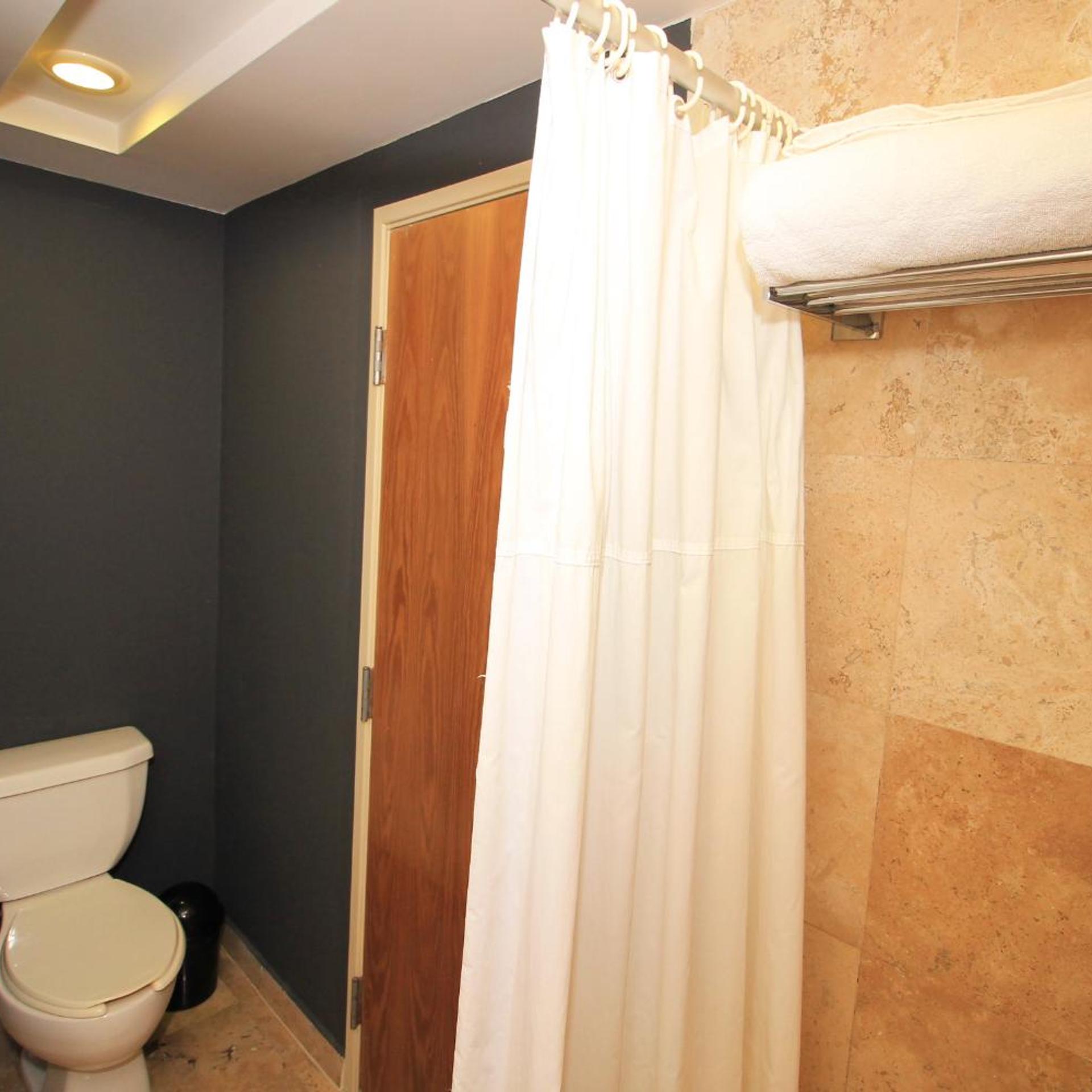 غرفة بسريرين منفصلين بإطلالة على البحر، Rivoli Select Hotel 4/7