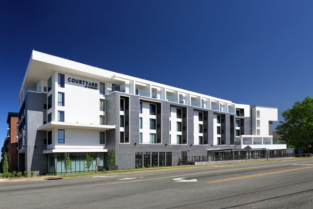 Courtyard by Marriott Richmond Scott's Addition 1/31