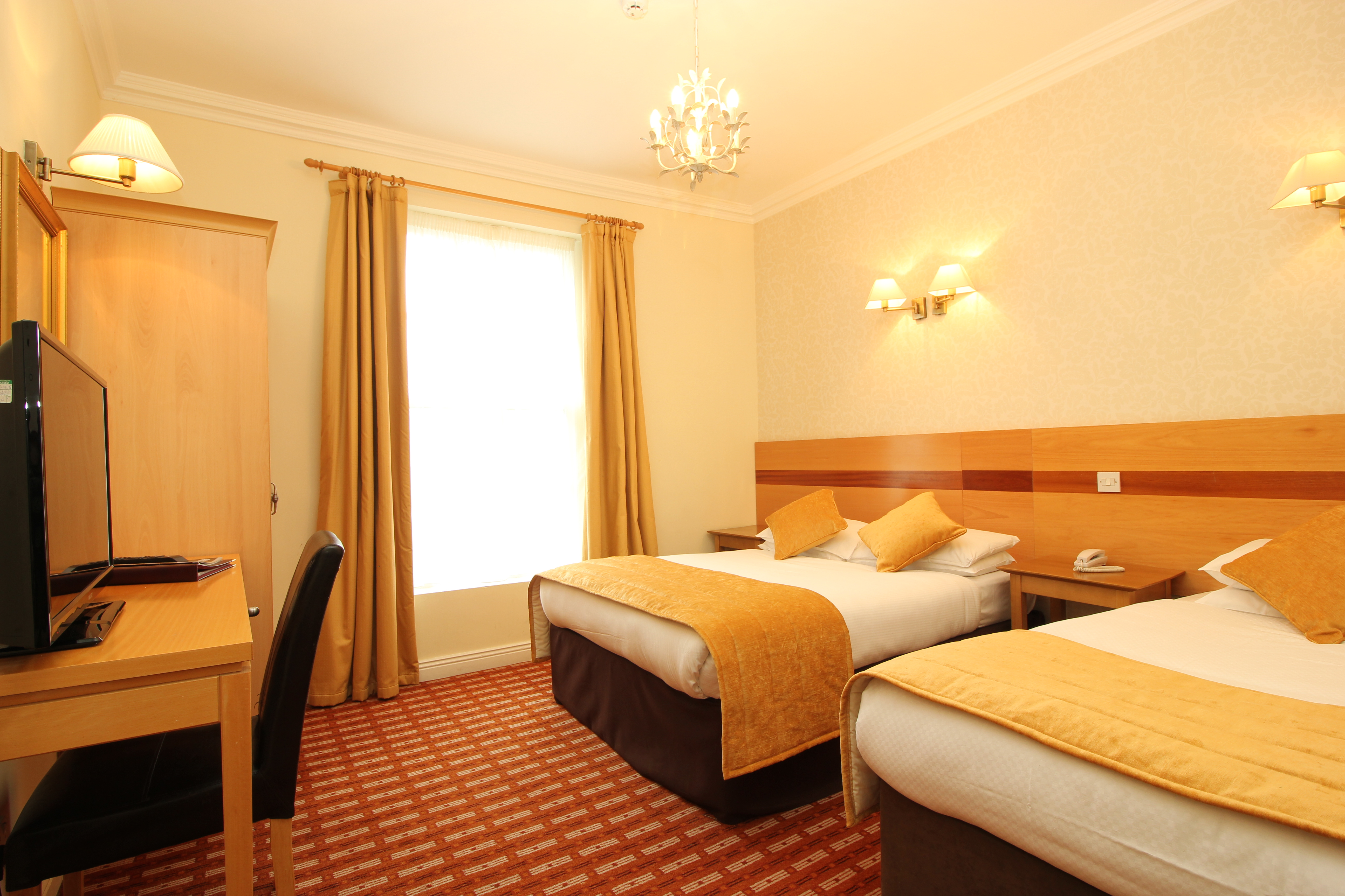 Castle Hotel 29/66