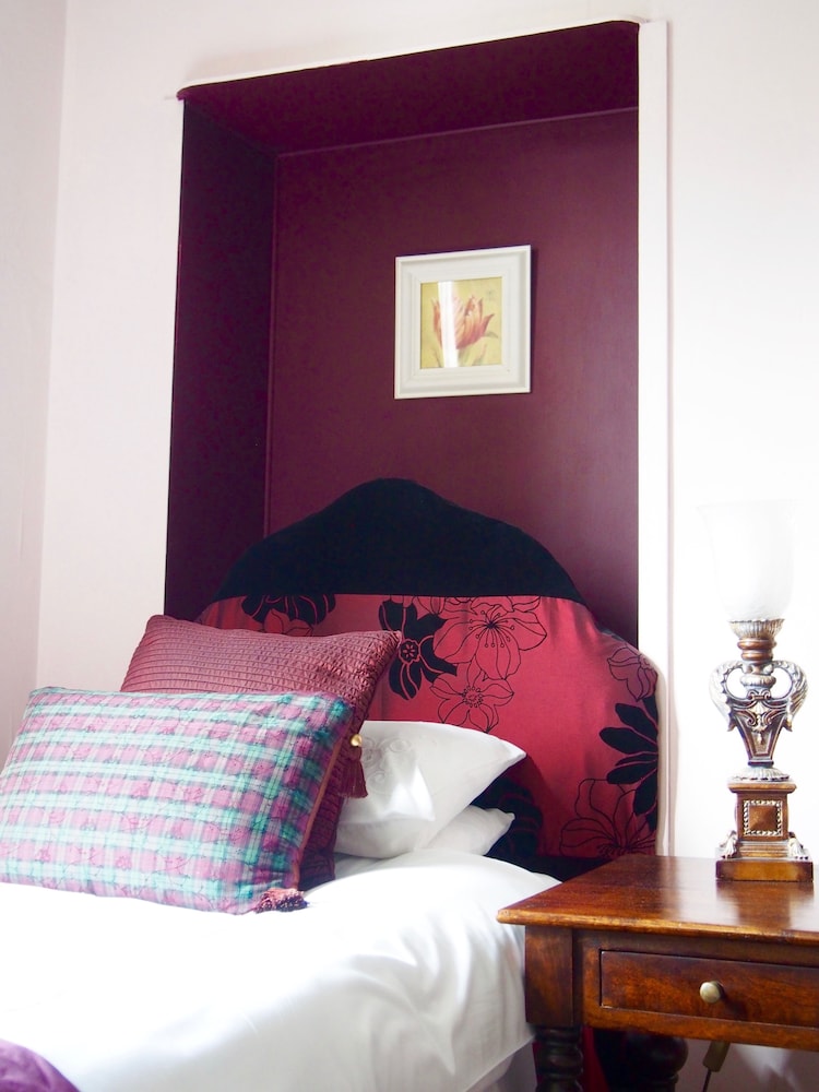 Wrangham House Hotel 4/39
