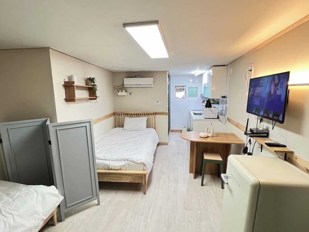 JNINE Guest House 16/59