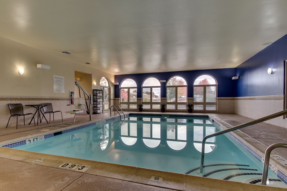 Holiday Inn Express And Suites Allentown West Ex Bw Plus Allentown Inn Suites 2/52