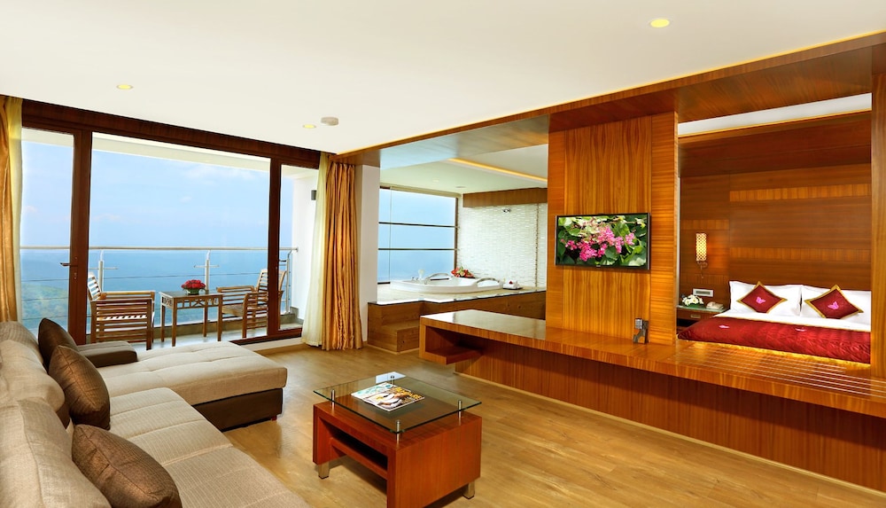 Amber Dale Luxury Hotel and Spa, Munnar (ex PLUM JUDY - THE LEISURE HOTEL) 24/50