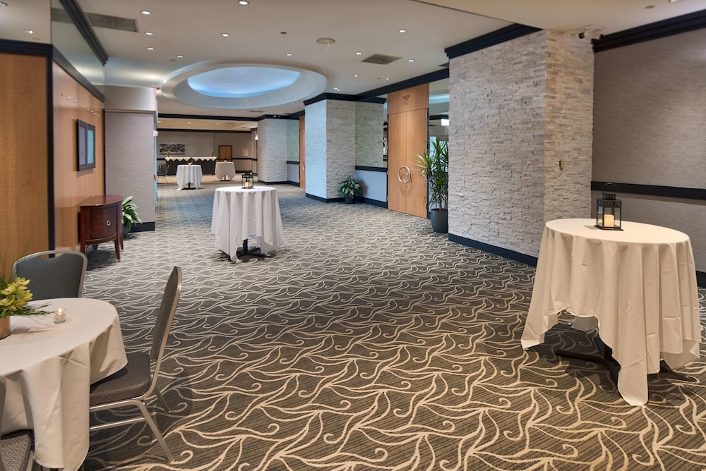 Somerset Inn, WorldHotels Distinctive 6/49
