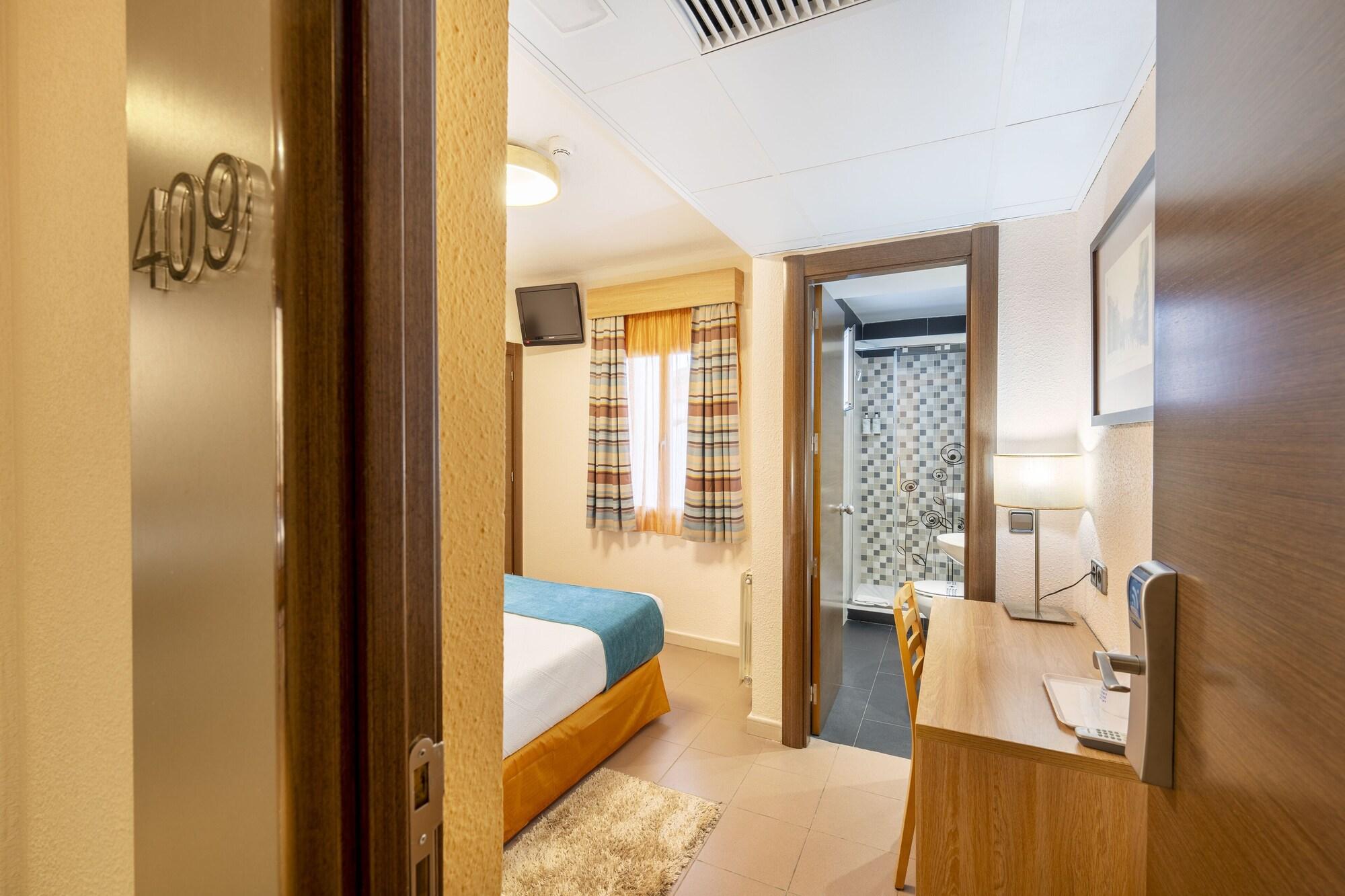 غرفة مفردة، Hostal Ballesta 6/16