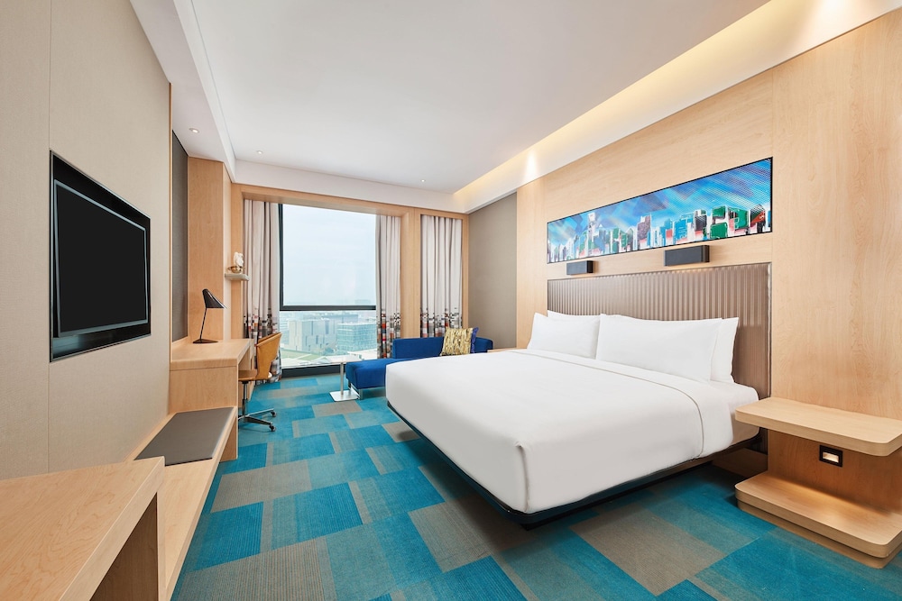 ROOM, KING BED