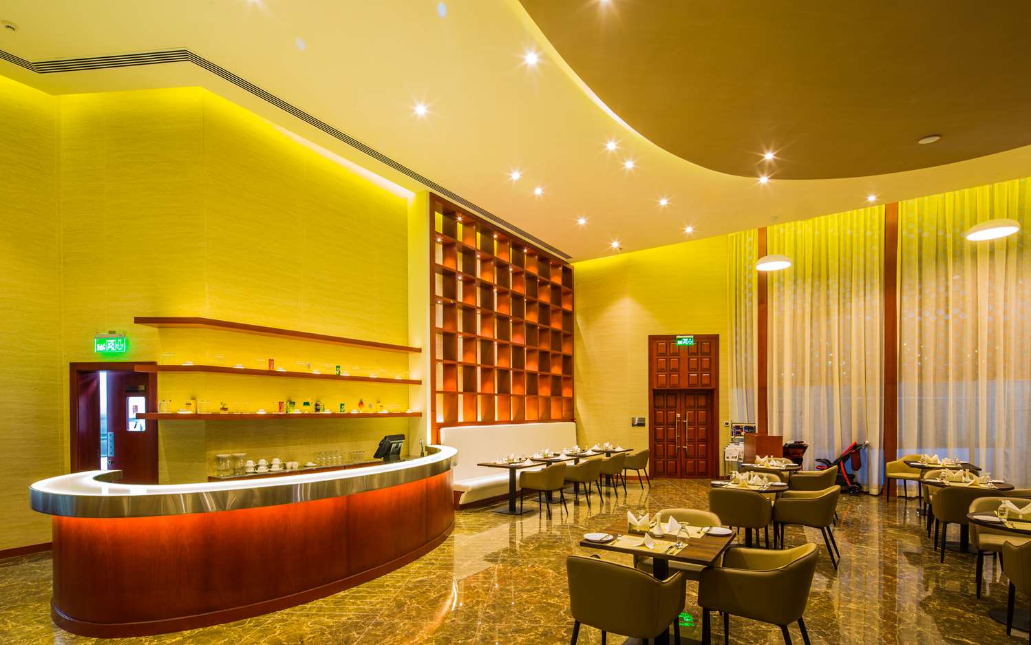 The Arch Hotel 4/10
