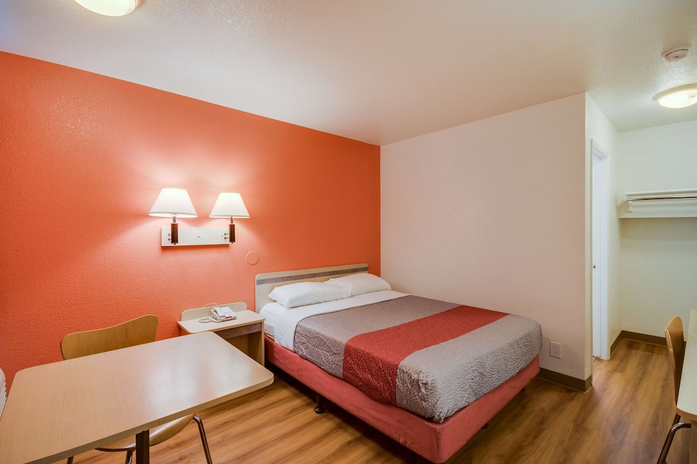 Motel6 Bellingham, WA 19/43