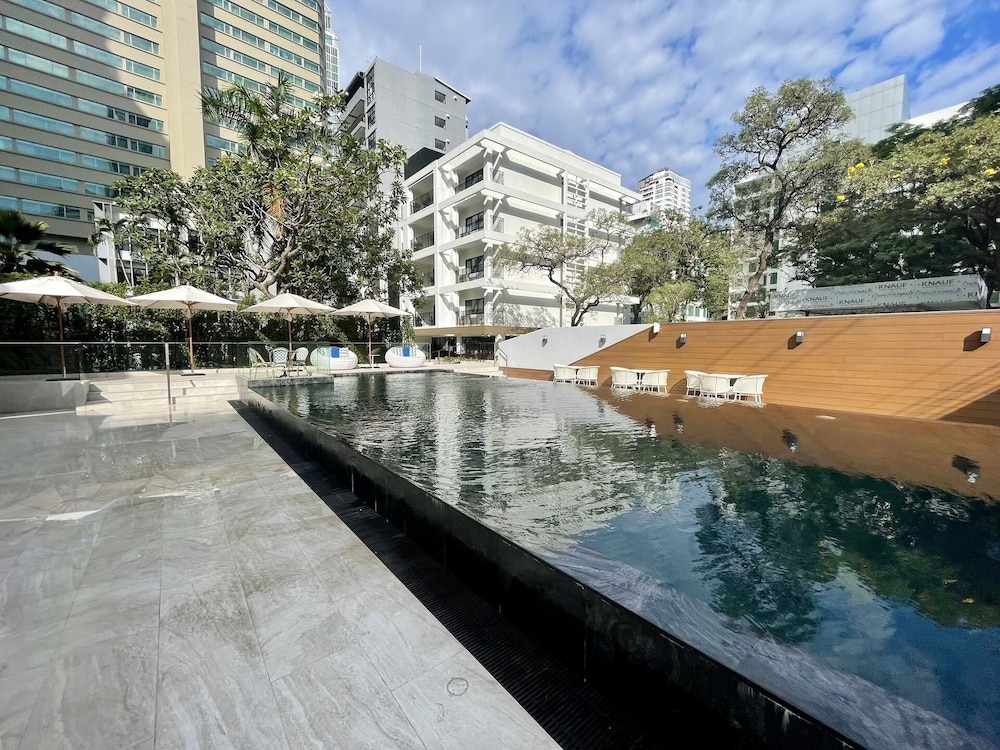 Floral Court Hotel and Residence 53/58