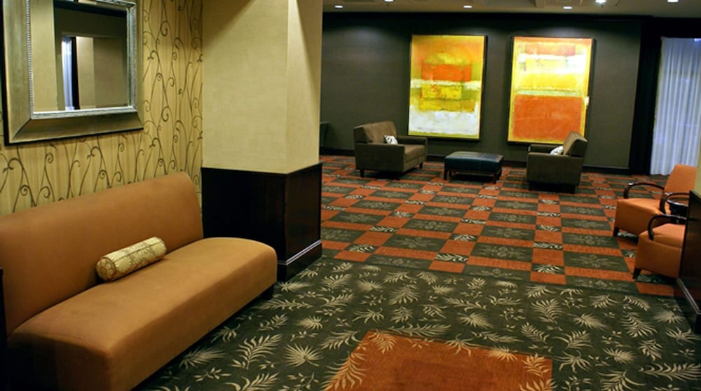 DoubleTree by Hilton Rocky Mount Hotel 29/44