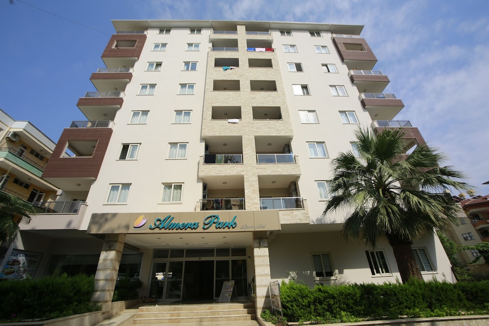 Almera Park Apartments 2/73