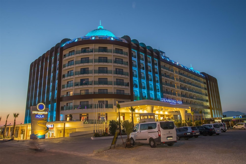 Dream World Aqua Hotel 40/50
