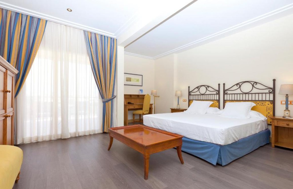 Hotel Alicante Golf 28/82