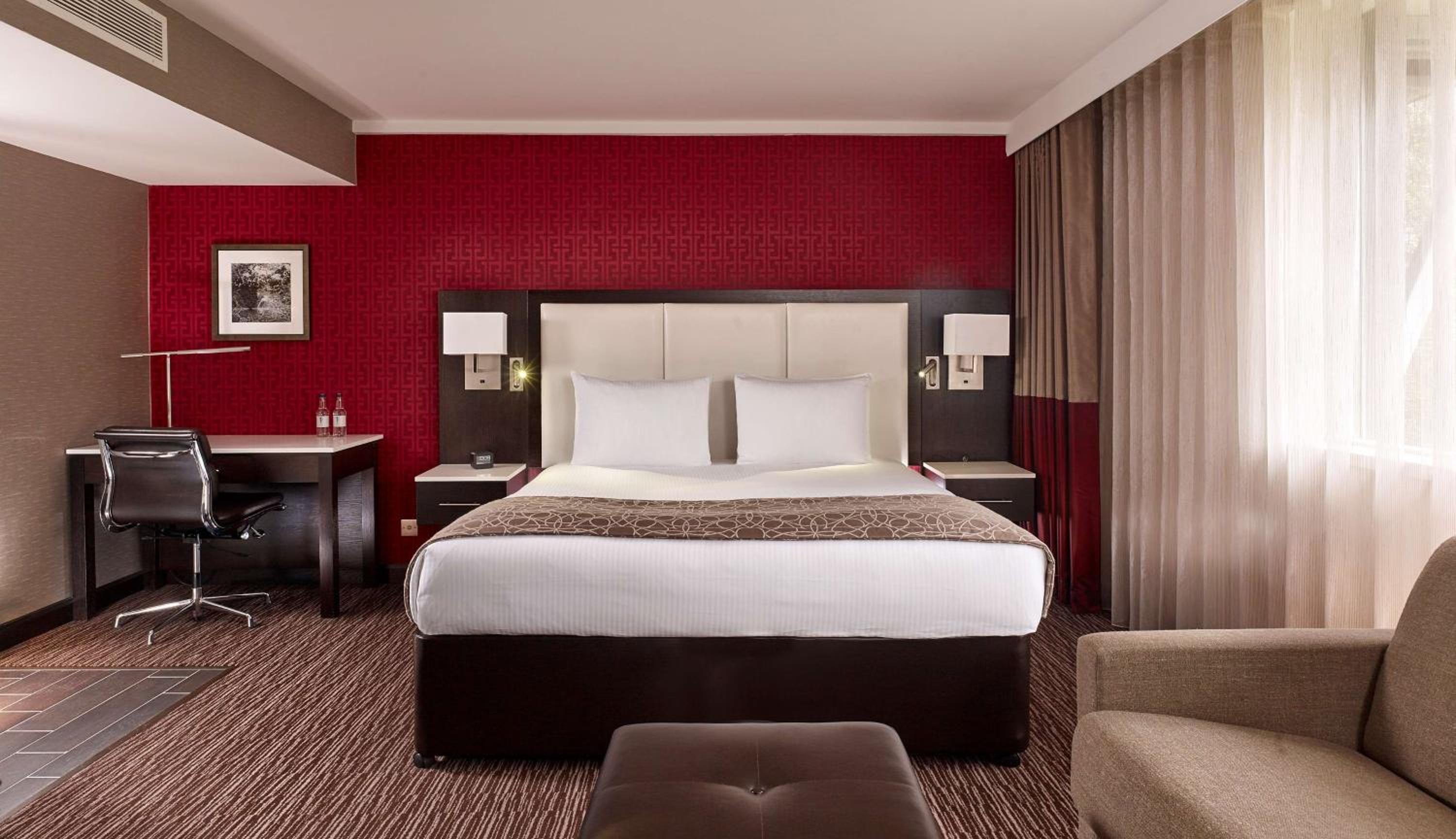 DELUXE, KING BED, SOFA