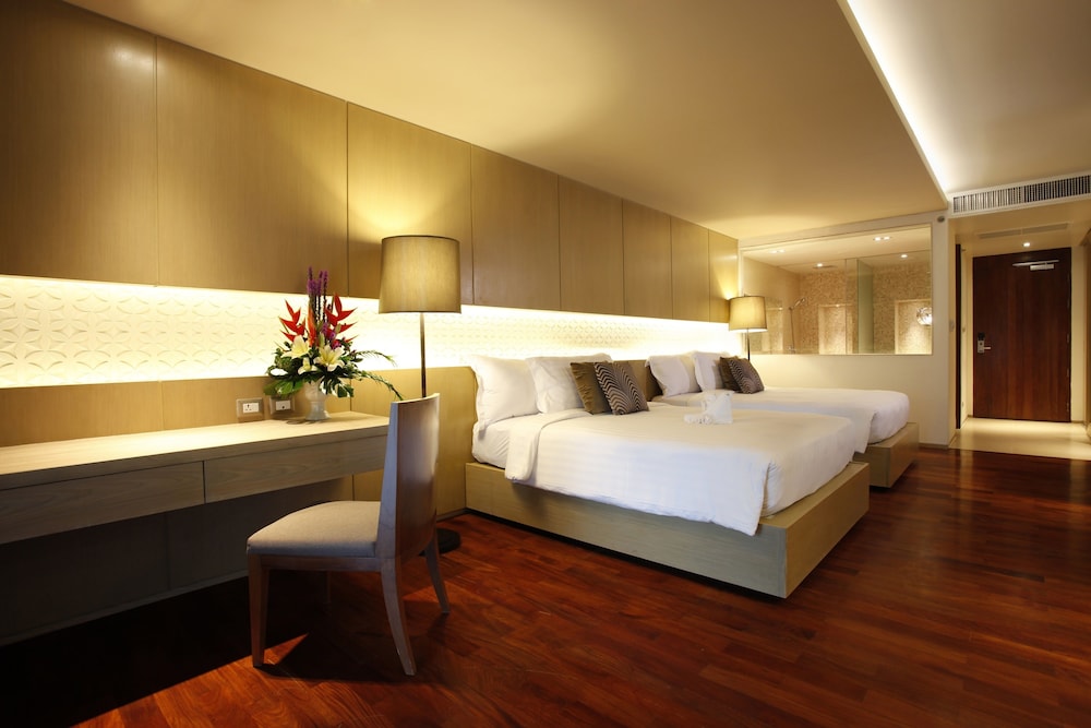 Phuket Graceland Resort & Spa 12/70