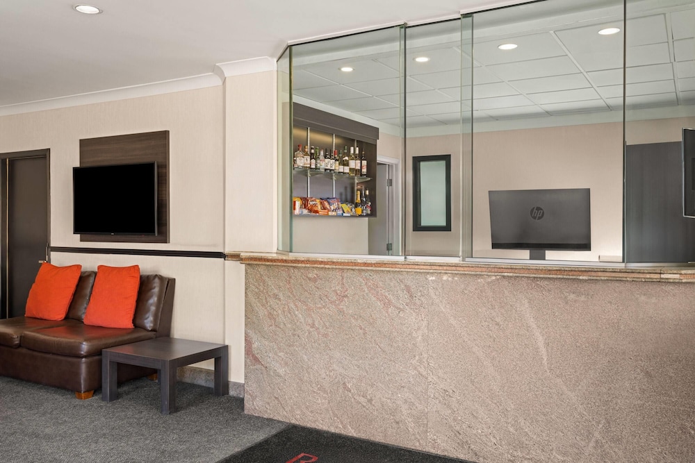 Ramada by Wyndham Laval 50/60